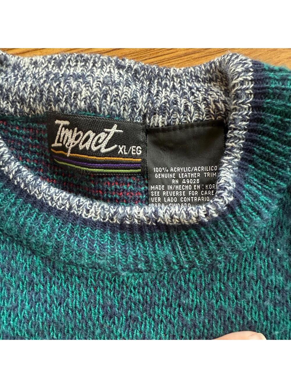 Vintage Men's Blue and Green Crewneck Sweater - Picture 3 of 3